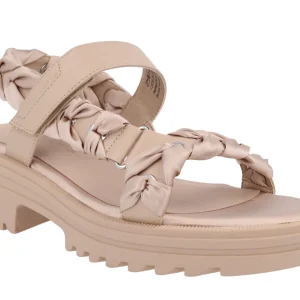 Sandalias multimaterial nude con piso track