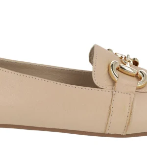 Mocasines de piel con adorno metálico dorado