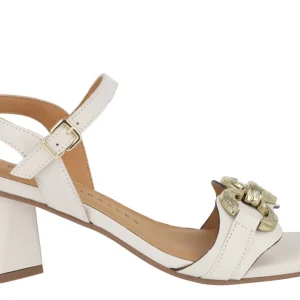 Sandalias de piel Cobán con tacones de 7 cms