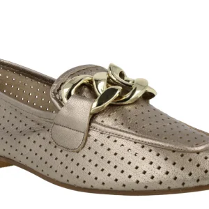 Mocasines de piel con calados y adorno de cadena