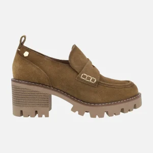 Mocasines en serraje cuero con tacón y antifaz