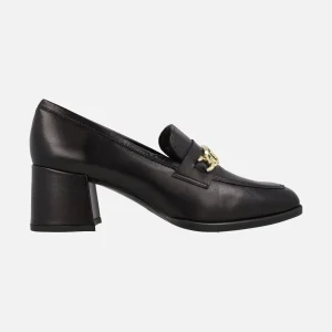 Mocasines con adorno metálico y tacón ancho Megan