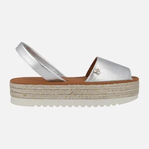 Menorquinas Popa en piel metalizada plata Saona