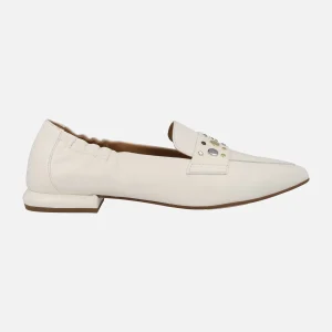 Mocasines blancos de piel con tachas metálicas Pedro Miralles