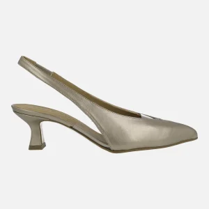 Zapatos corte salón destalonados en piel combinada con vinilo