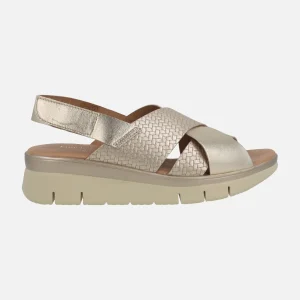 Sandalias doradas de piel con piezas efecto trenzado