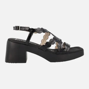 Sandalias Wonders Neus en charol negro