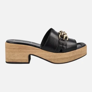 Zuecos de piel Minerva con adorno metálico