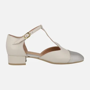 Zapatos con aberturas laterales y tira en el empeine Deni