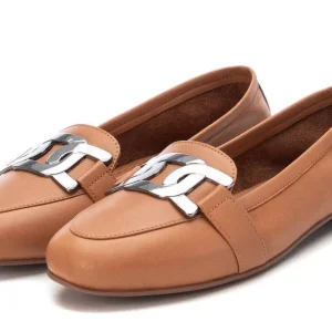 Mocasines planos de piel con adorno para mujer