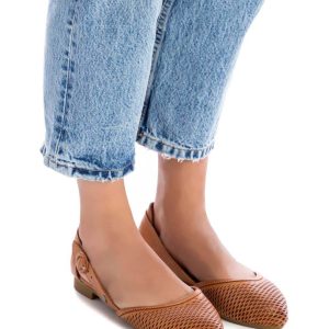 Bailarinas de piel con aberturas laterales y hebilla