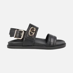 Sandalias negras de piel Isabela con adorno metálico dorado