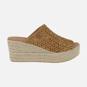 Zuecos de serraje con picados y cuña alta de esparto Arenita picado cuero