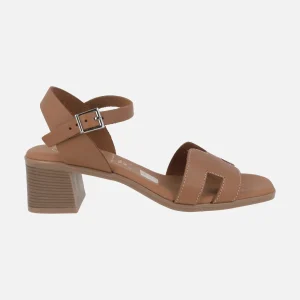 Sandalias de piel con pulsera al tobillo y tacón medio