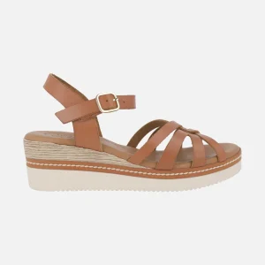 Sandalias marrones de piel con pulsera al tobillo y cierre de hebilla