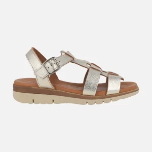 Sandalias de piel con cuña baja y cierre de hebilla