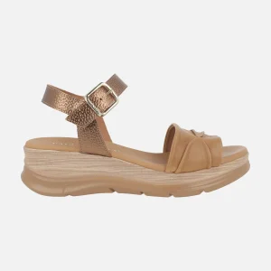 Sandalias de piel con cierre de hebilla