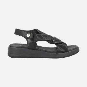 Sandalias negras de piel con tiras entrelazadas y cierre de velcro