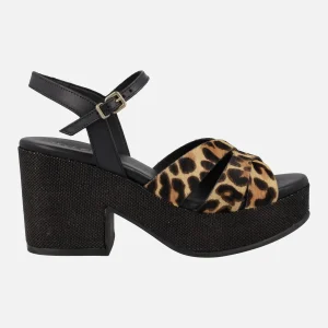 Sandalias Zael en animal print leopardo con plataforma de rafia