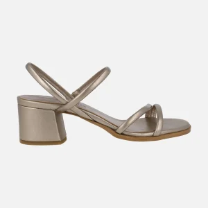 Sandalias de piel con tiras y tacón ancho