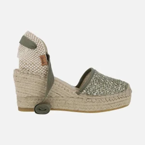 Zapatillas de esparto estilo campesinas en tejido rafia con cintas