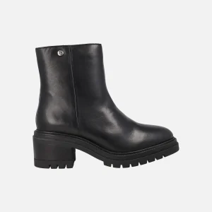 Botines negros de piel con tacón y piso de goma