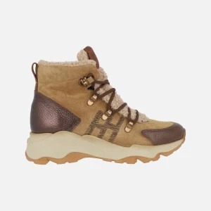Botines Nepal en serraje camel con lengüeta de borreguillo