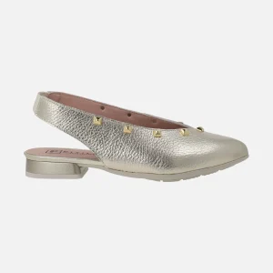 Bailarinas de piel destalonadas con tachas doradas