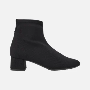 Botines negros en tejido elástico con tacón bajo