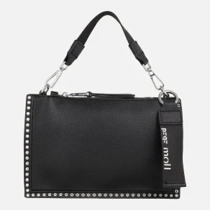 Bolsos en negro con detalle de remaches plateados y doble asa