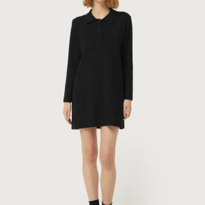 Vestido corto con cuello polo negro