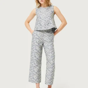 Pantalón con estampado floral azul y blanco