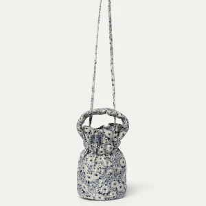 Bolso bombonera con estampado floral azul y blanco
