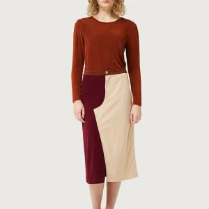 Top acabado brillante marrón