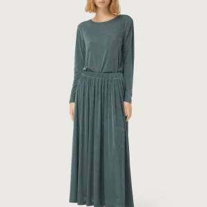 Falda midi acabado brillante gris