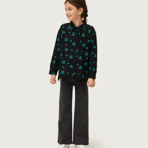 Camisa de niña estampado de corazones verdes