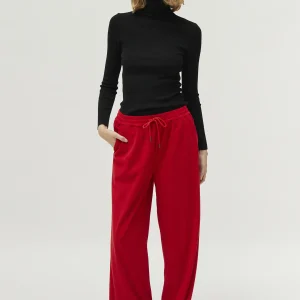 Top cuello alto negro