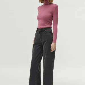 Top cuello alto rosa