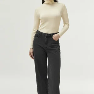 Top cuello alto blanco