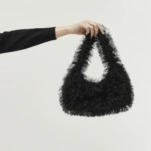 Bolso de mano de pelo negro