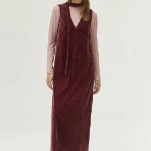 Vestido largo de chenilla burdeos