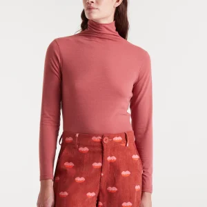 Camiseta cuello alto terracota