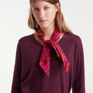 Pañuelo crepé ligero con estampado Fedora