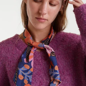 Pañuelo crepé ligero con estampado Tigerlily