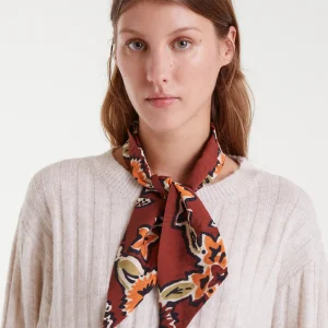 Pañuelo crepé ligero con estampado Daisy