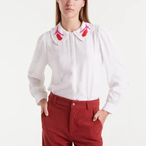 Camisa blanca con bordado tulipán