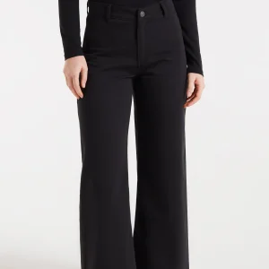 Pantalón vaquero negro