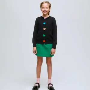 Cárdigan de niña con detalle botón de corazones negro