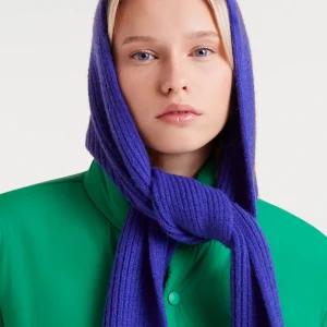 Gorro beanie punto fino azul