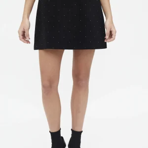 Falda corta  terciopelo negro